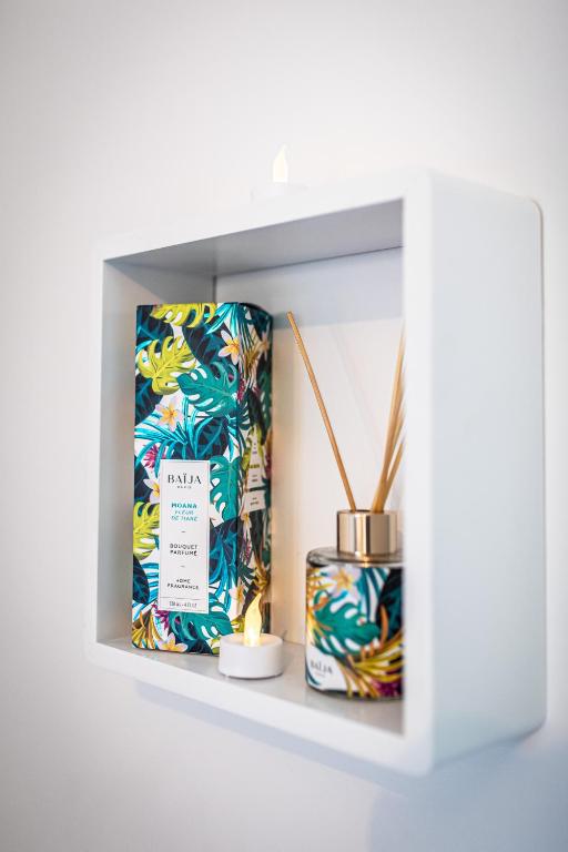 Suite L'echappee - Maison romantique - SPA & Sauna Privatif- Pole Dance - Lit rond avec miroir au plafond - Pézarches35 de Suite L'echappee - Maison romantique - SPA & Sauna Privatif- Pole Dance - Lit rond avec miroir au plafond
