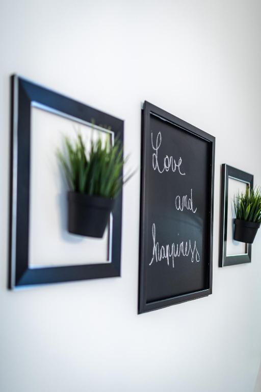 Suite L'echappee - Maison romantique - SPA & Sauna Privatif- Pole Dance - Lit rond avec miroir au plafond - Pézarches36 de Suite L'echappee - Maison romantique - SPA & Sauna Privatif- Pole Dance - Lit rond avec miroir au plafond
