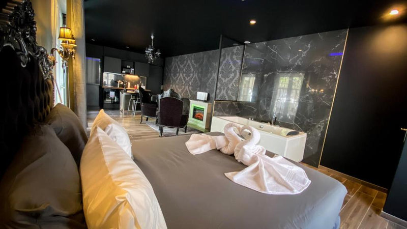 NOUVEAU - LUXURE - Secret Suite - JACUZZI - Melun2 de NOUVEAU - LUXURE - Secret Suite - JACUZZI
