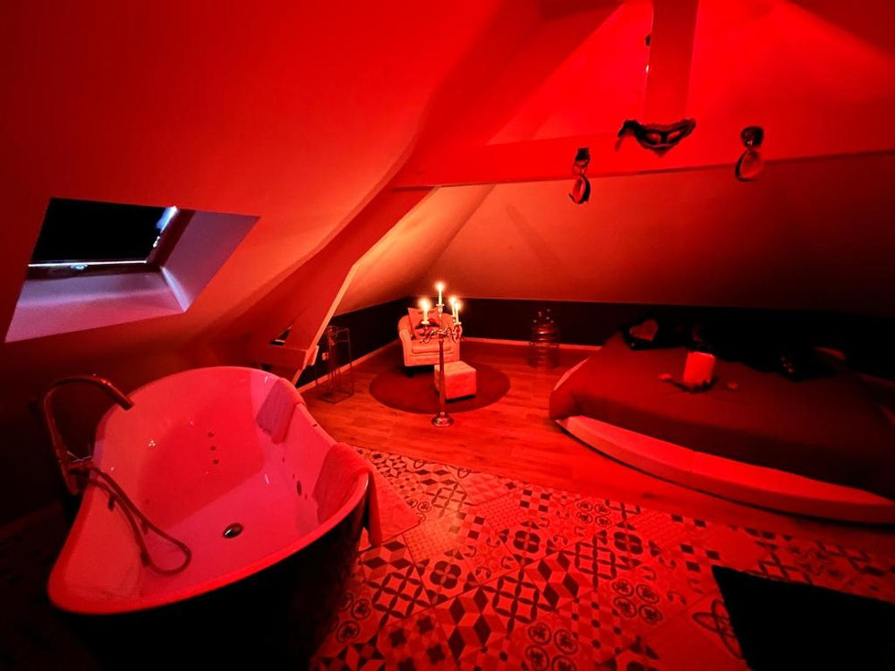 Redroom Loveroom Chambre Spa privative Insolite Thème 50 nuances de grey - Douchy-les-Mines25 de Redroom Loveroom Chambre Spa privative Insolite Thème 50 nuances de grey
