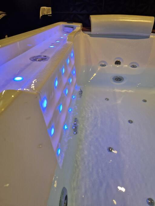 Suite Coquine avec jacuzzi YaoSpa60 - Laigneville26 de Suite Coquine avec jacuzzi YaoSpa60
