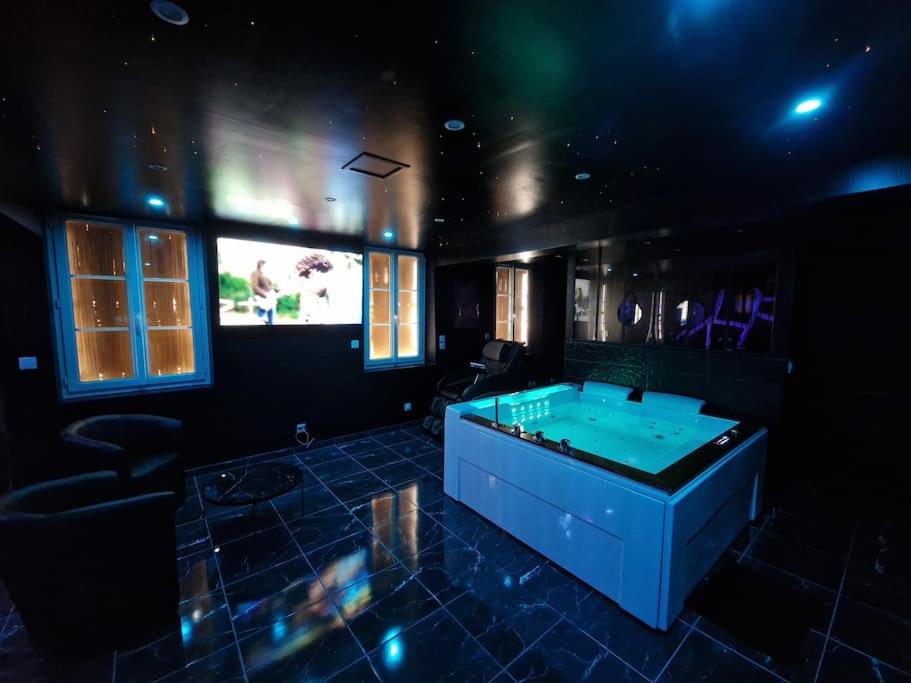 Suite Coquine avec jacuzzi YaoSpa60 - Laigneville8 de Suite Coquine avec jacuzzi YaoSpa60
