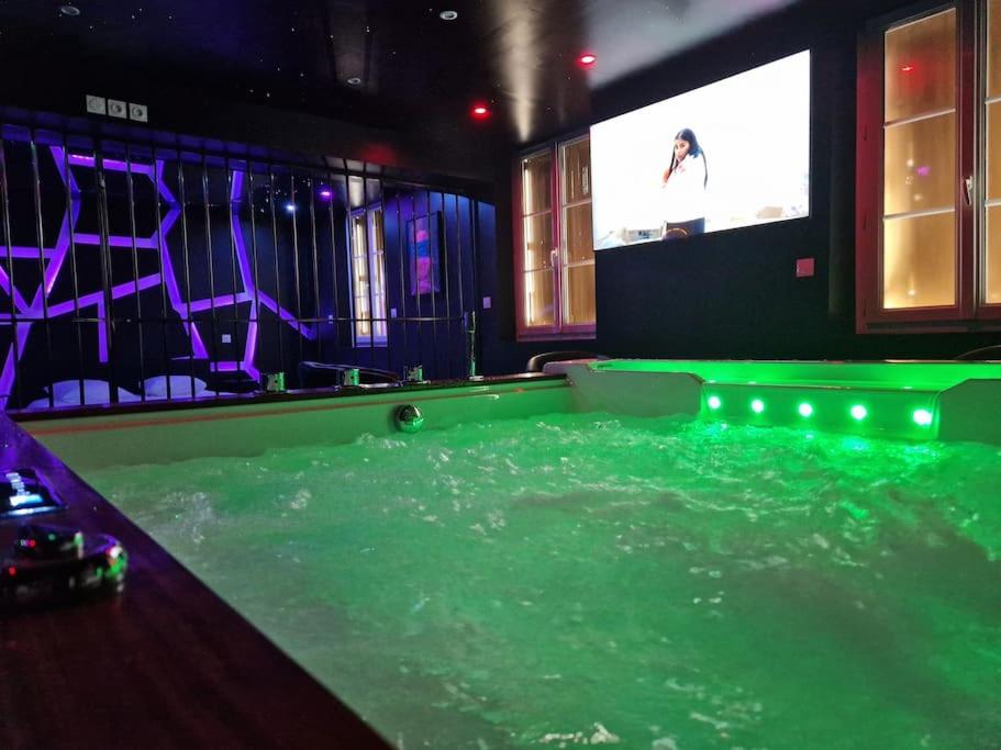 Suite Coquine avec jacuzzi YaoSpa60 - Laigneville24 de Suite Coquine avec jacuzzi YaoSpa60
