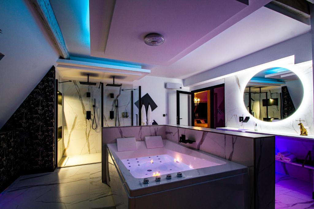 Royal Room - Love-room proche de Nancy - Liverdun