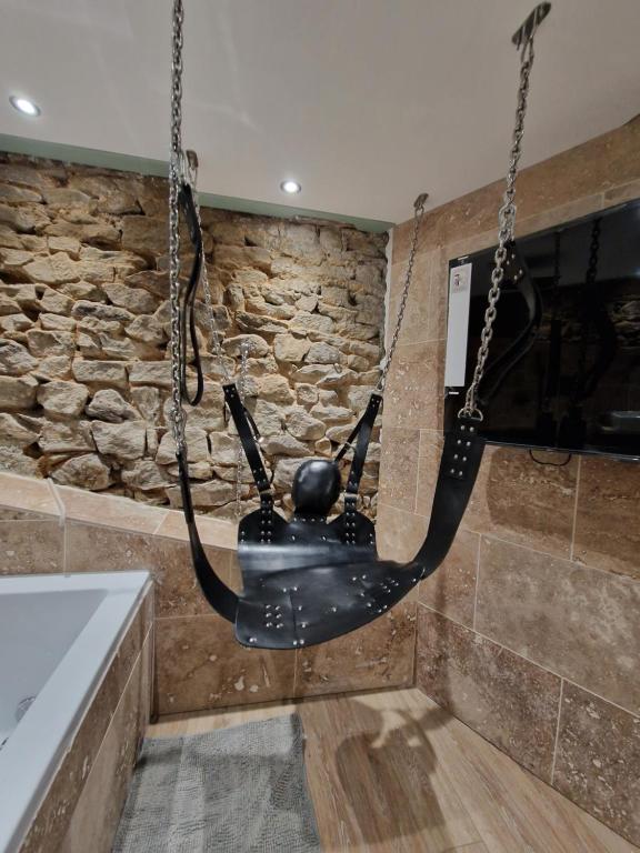 L'éxperience LOVE ROOM - LʼÉtrat5 de L'éxperience LOVE ROOM
