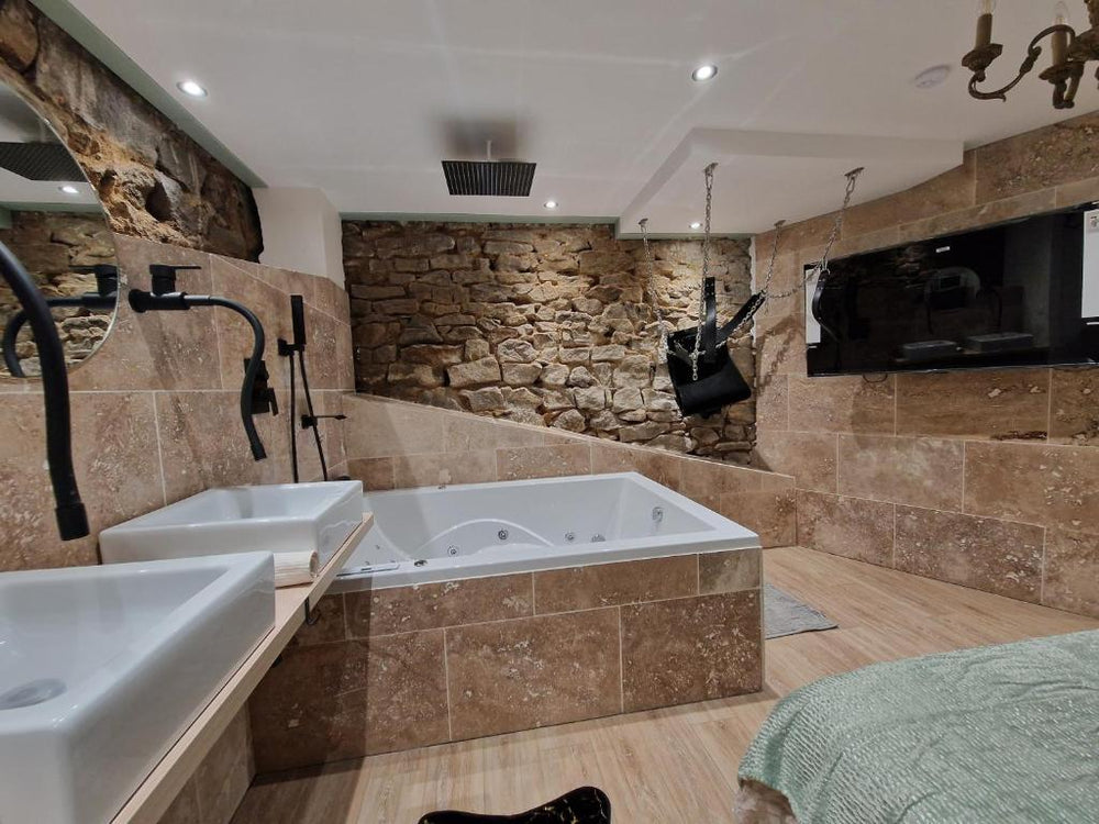 L'éxperience LOVE ROOM - LʼÉtrat8 de L'éxperience LOVE ROOM
