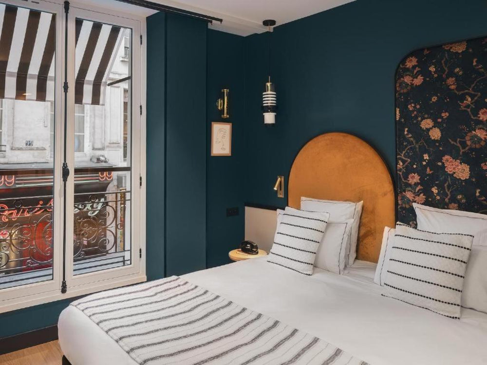 Love Hôtel avec nuit insolite au Dandy et Jacuzzi privatisé - Paris10 de Love Hôtel avec nuit insolite au Dandy et Jacuzzi privatisé
