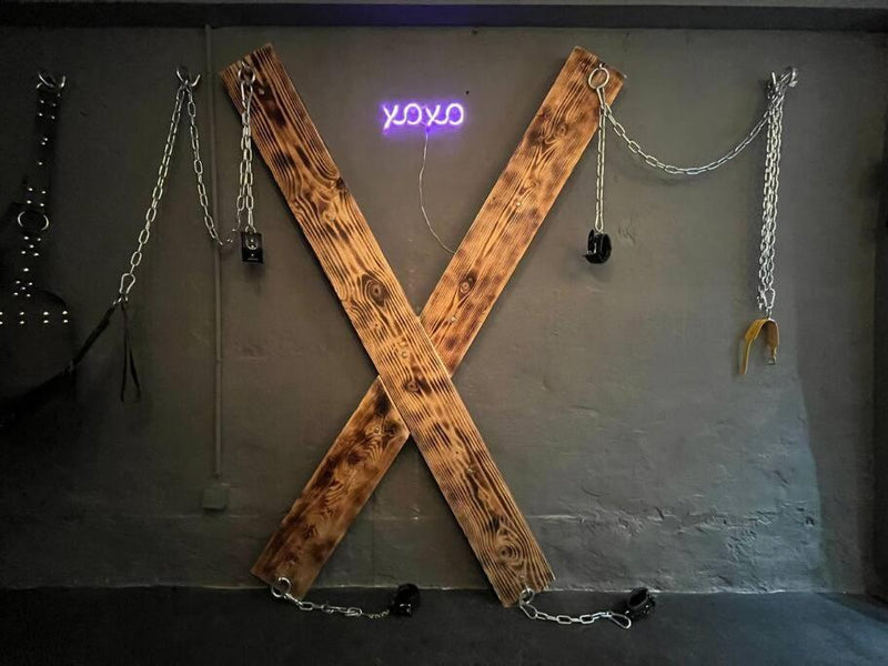 Les 50 nuances de rouge LOVEROOM - Souppes-sur-Loing3 de Les 50 nuances de rouge LOVEROOM
