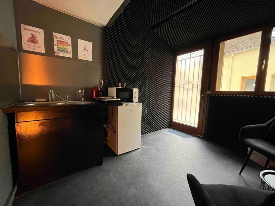 Les 50 nuances de rouge LOVEROOM - Souppes-sur-Loing12 de Les 50 nuances de rouge LOVEROOM
