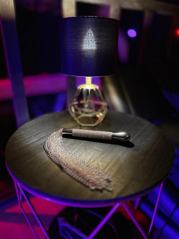 Loveroom de luxe - Thème 50 nuances de grey maison privative spa insolite - Douchy-les-Mines6 de Loveroom de luxe - Thème 50 nuances de grey maison privative spa insolite
