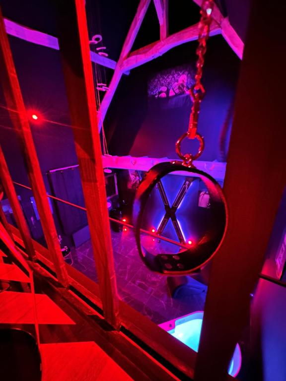 Loveroom de luxe - Thème 50 nuances de grey maison privative spa insolite - Douchy-les-Mines7 de Loveroom de luxe - Thème 50 nuances de grey maison privative spa insolite
