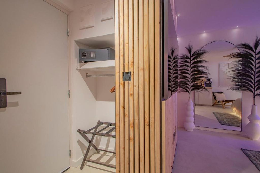 LES BAINS D’EROS - Cuers26 de LES BAINS D’EROS
