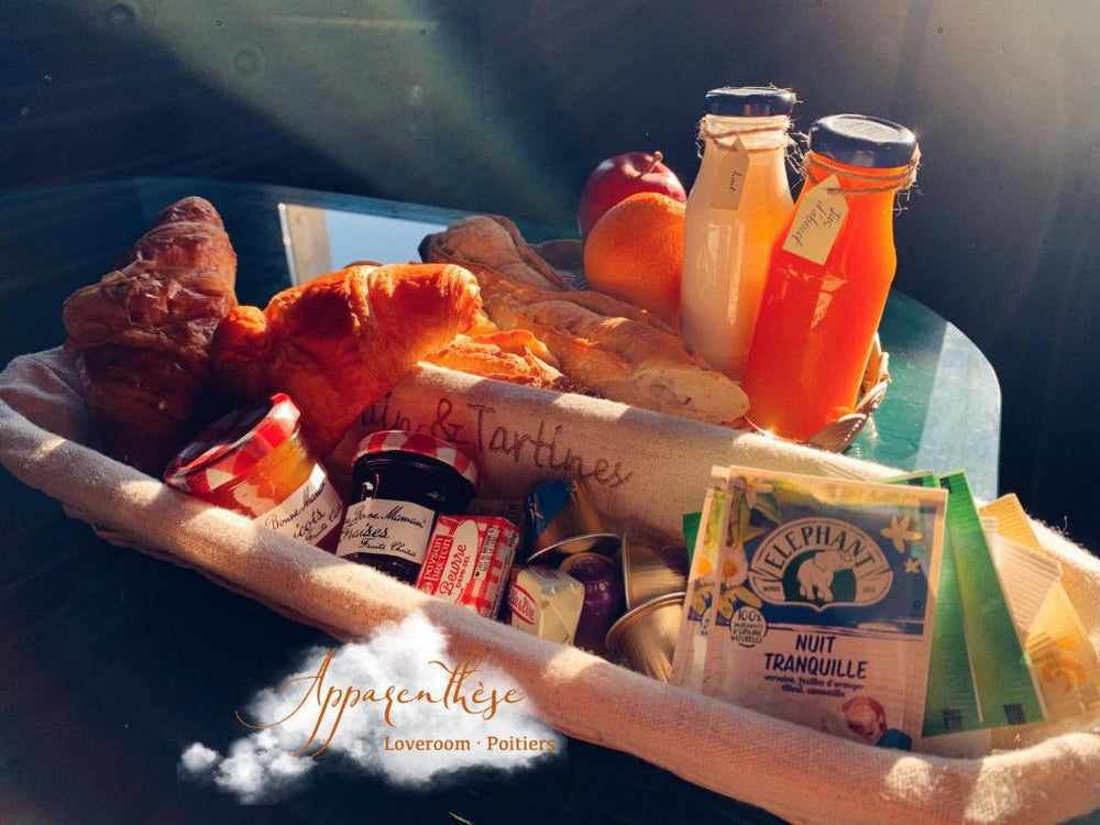 Apparenthèse Love Room Jacuzzi Sauna - Poitiers14 de Apparenthèse Love Room Jacuzzi Sauna
