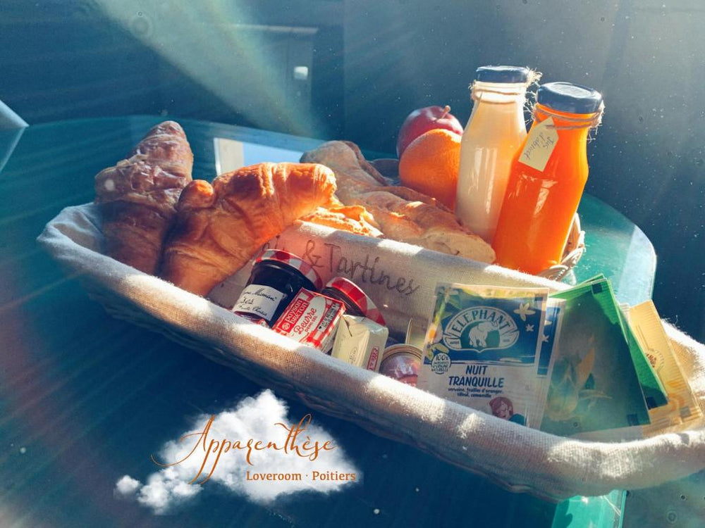 Apparenthèse Love Room Jacuzzi Sauna - Poitiers5 de Apparenthèse Love Room Jacuzzi Sauna
