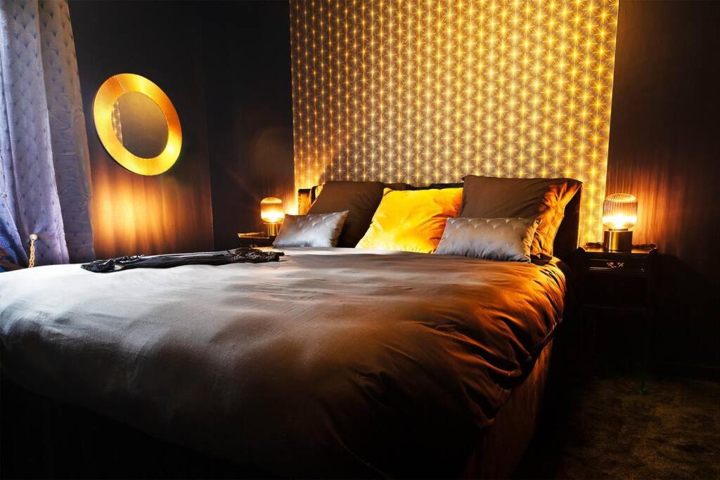 Le Carré Rose - Love Room proche de Rennes - GuichenLe Carré Rose - Love Room proche de Rennes
