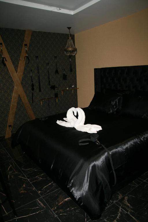 Désirs d'une nuit - Loveroom jacuzzi - Cagny25 de Désirs d'une nuit - Loveroom jacuzzi
