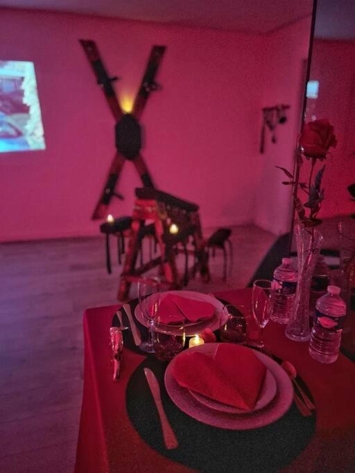 Love Room 80m2 BDSM 50 nuances de Grey - SAUNA - Parking gratuit - Antibes24 de Love Room 80m2 BDSM 50 nuances de Grey - SAUNA - Parking gratuit
