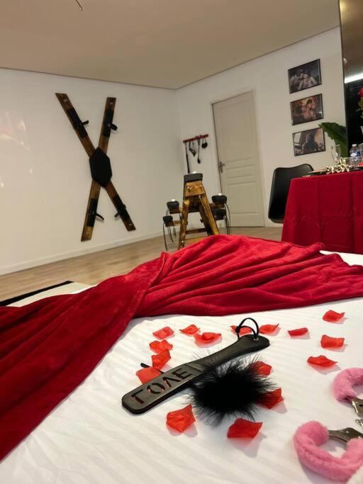Love Room 80m2 BDSM 50 nuances de Grey - SAUNA - Parking gratuit - Antibes25 de Love Room 80m2 BDSM 50 nuances de Grey - SAUNA - Parking gratuit
