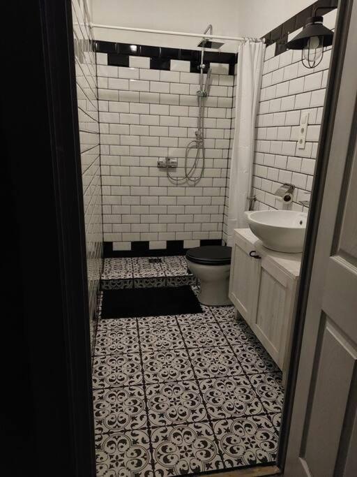 Budapest BDSM Studio - Budapest12 de Budapest BDSM Studio
