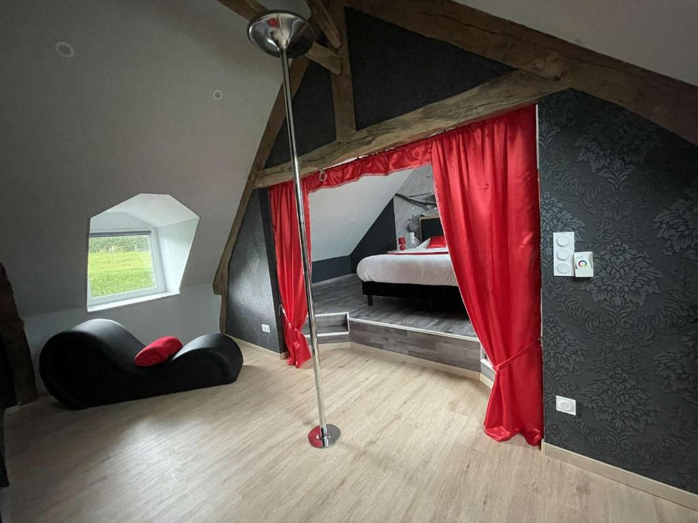 Love room le temps d'un plaisir - Landisacq11 de Love room le temps d'un plaisir
