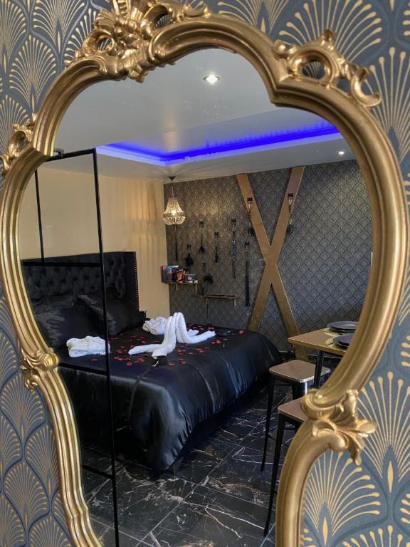 Désirs d'une nuit - Loveroom jacuzzi - Cagny4 de Désirs d'une nuit - Loveroom jacuzzi
