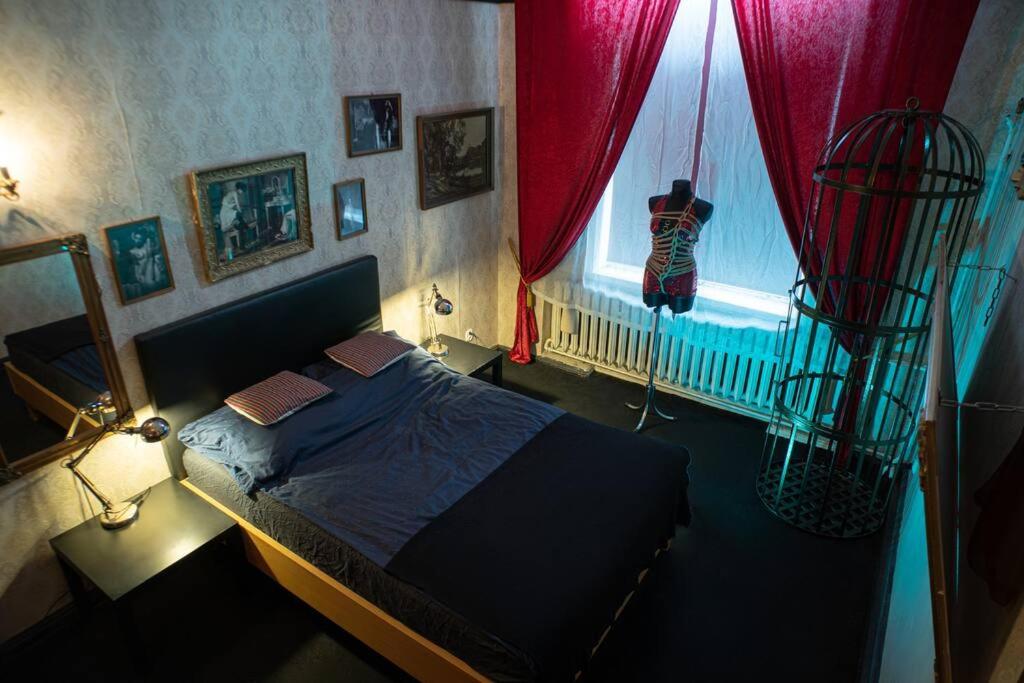 Vintage BDSM Kinky Apartment - ENTIRE 65m2 space for up to 6-guests - FULLY EQUIPPED - Wrocław