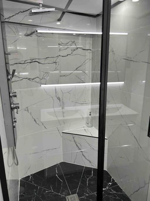 Love room La Parenthèse Carnoules - Carnoules10 de Love room La Parenthèse Carnoules
