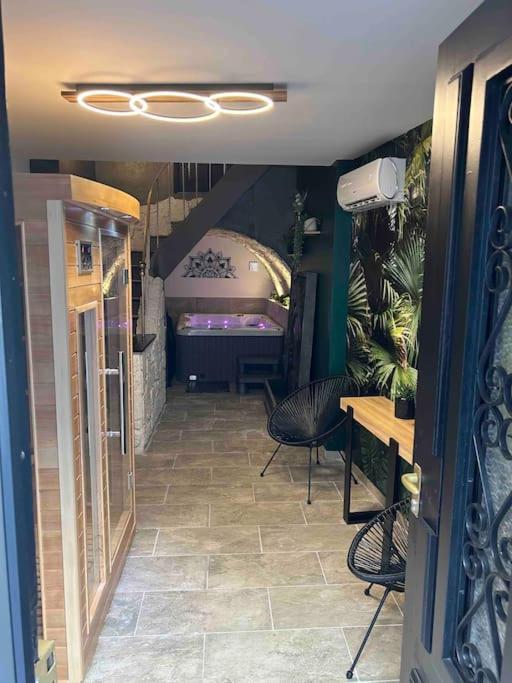 Love room La Parenthèse Carnoules - Carnoules20 de Love room La Parenthèse Carnoules
