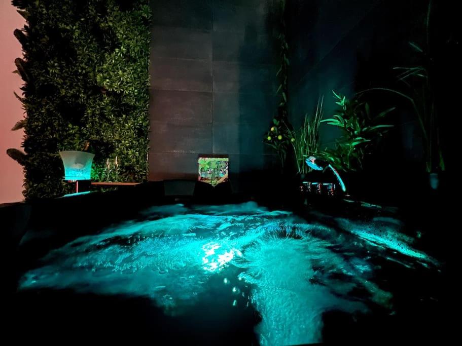 Red love-room / Balnéo & plus ! - Souppes-sur-Loing8 de Red love-room / Balnéo & plus !
