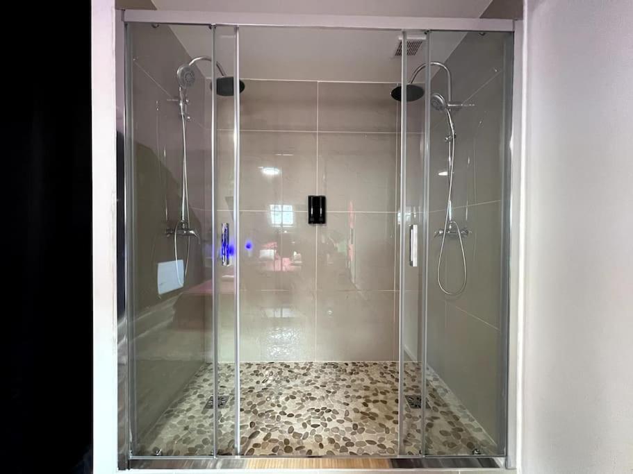 Red love-room / Balnéo & plus ! - Souppes-sur-Loing24 de Red love-room / Balnéo & plus !
