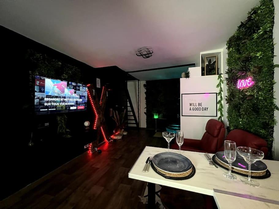 Red love-room / Balnéo & plus ! - Souppes-sur-Loing14 de Red love-room / Balnéo & plus !
