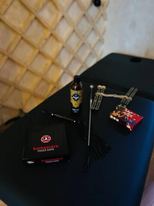 Love room « L'étreinte dorée » - Illiers16 de Love room « L'étreinte dorée »
