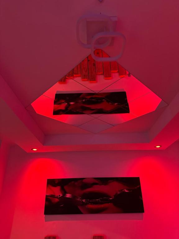 La Maison des Plaisirs Love room - Champigny-sur-Yonne28 de La Maison des Plaisirs Love room
