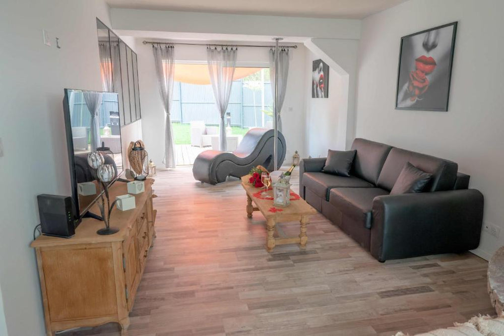 La Maison des Plaisirs Love room - Champigny-sur-Yonne43 de La Maison des Plaisirs Love room
