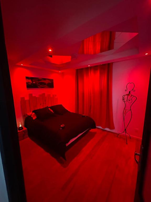 La Maison des Plaisirs Love room - Champigny-sur-Yonne27 de La Maison des Plaisirs Love room
