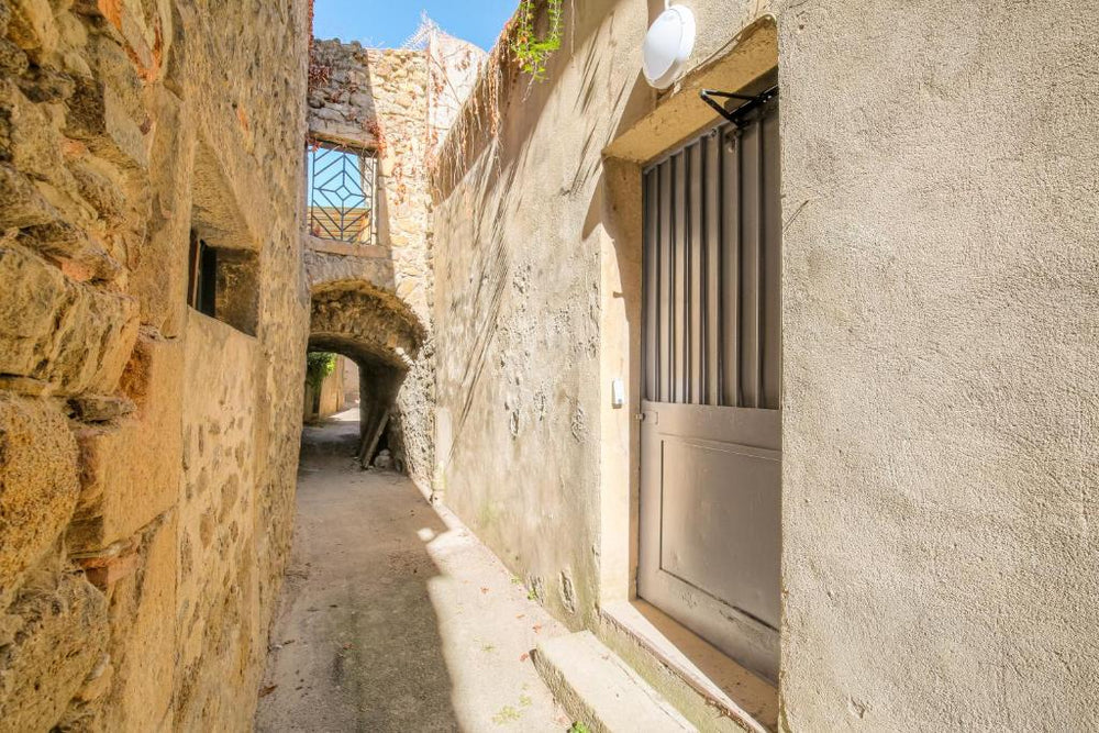 L'Interdit Suite Luxe Romantique Spa Balneo Sauna Hammam - Serrières16 de L'Interdit Suite Luxe Romantique Spa Balneo Sauna Hammam
