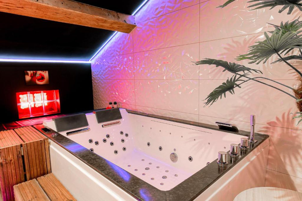 L'Interdit Suite Luxe Romantique Spa Balneo Sauna Hammam - Serrières14 de L'Interdit Suite Luxe Romantique Spa Balneo Sauna Hammam
