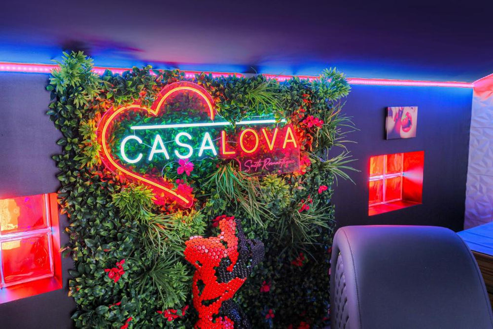 L'Interdit Suite Luxe Romantique Spa Balneo Sauna Hammam - Serrières11 de L'Interdit Suite Luxe Romantique Spa Balneo Sauna Hammam
