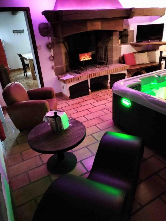 GITE Chambre SPA Privé DE L'ANCIENNE FERME - Vallières4 de GITE Chambre SPA Privé DE L'ANCIENNE FERME
