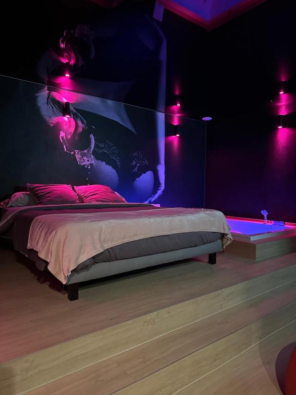 Red Room by Loveroomeo - Pontarlier2 de Red Room by Loveroomeo
