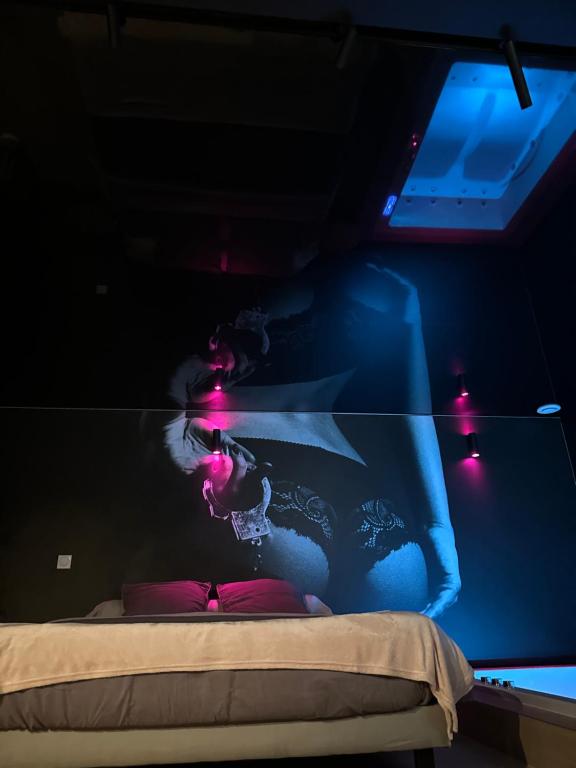 Red Room by Loveroomeo - Pontarlier6 de Red Room by Loveroomeo
