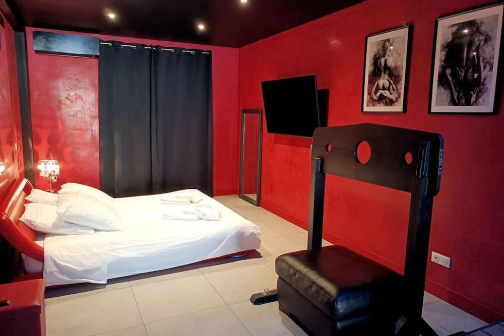 Appartement balnéo et sauna privés The Red Room - Mauguio7 de Appartement balnéo et sauna privés The Red Room
