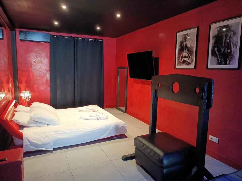 Appartement balnéo et sauna privés The Red Room - Mauguio5 de Appartement balnéo et sauna privés The Red Room
