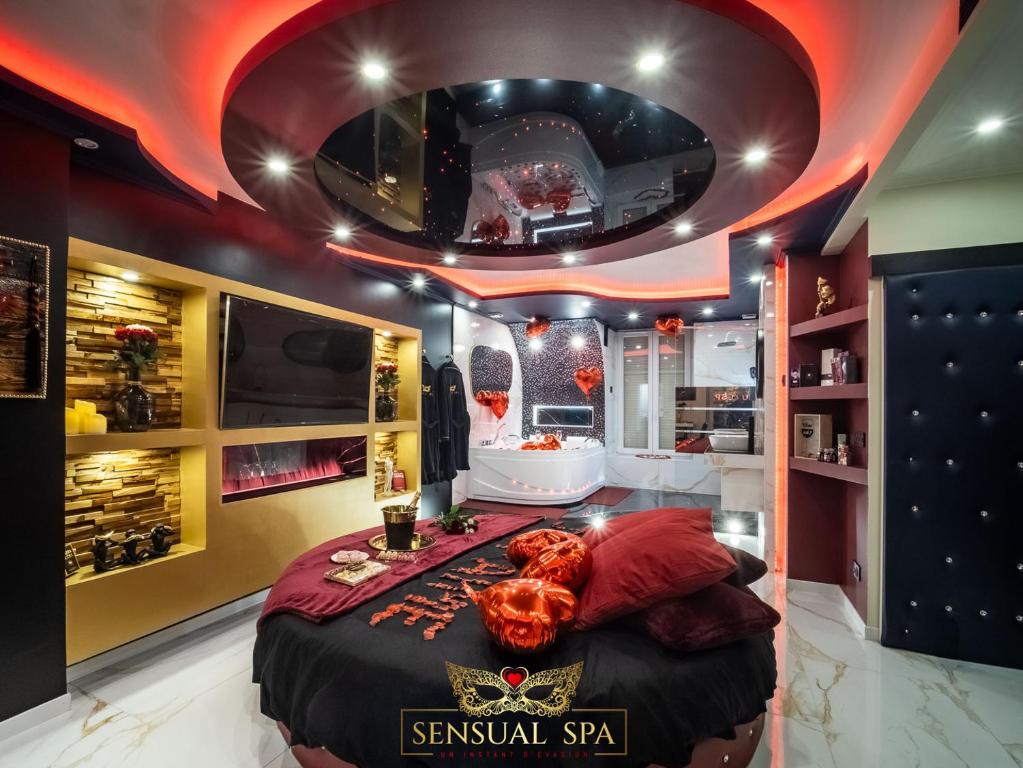 Sensual SPA- Love ROOM Jacuzzi Hammam Terrasse - NancySensual SPA- Love ROOM Jacuzzi Hammam Terrasse
