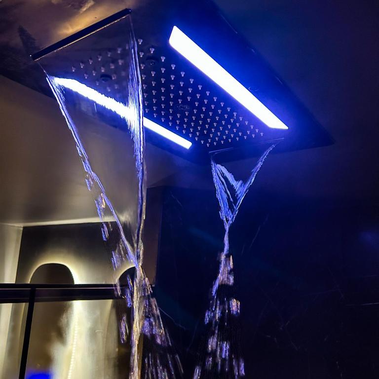 BlackRoom Suite de Luxe 50 Nuances de grey - Le Havre18 de BlackRoom Suite de Luxe 50 Nuances de grey
