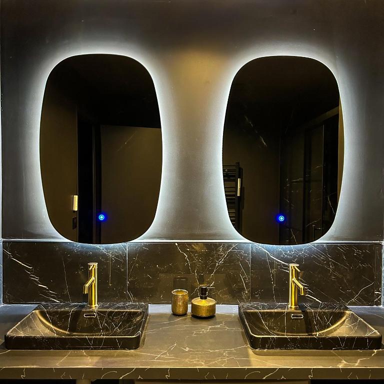 BlackRoom Suite de Luxe 50 Nuances de grey - Le Havre40 de BlackRoom Suite de Luxe 50 Nuances de grey
