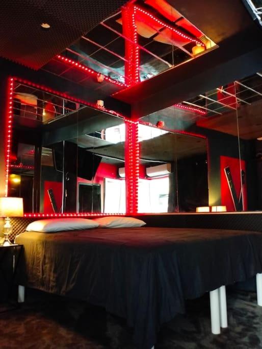 la coquine, love room, romantique - Toulon10 de la coquine, love room, romantique
