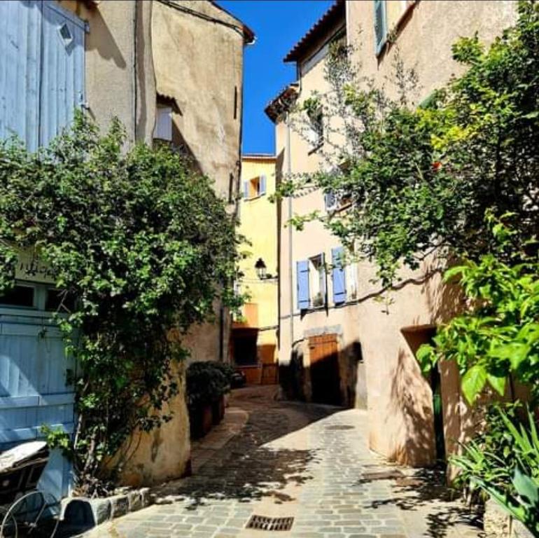 LOVEROOM "Des Chaines Les Passions" - Bargemon21 de LOVEROOM "Des Chaines Les Passions"
