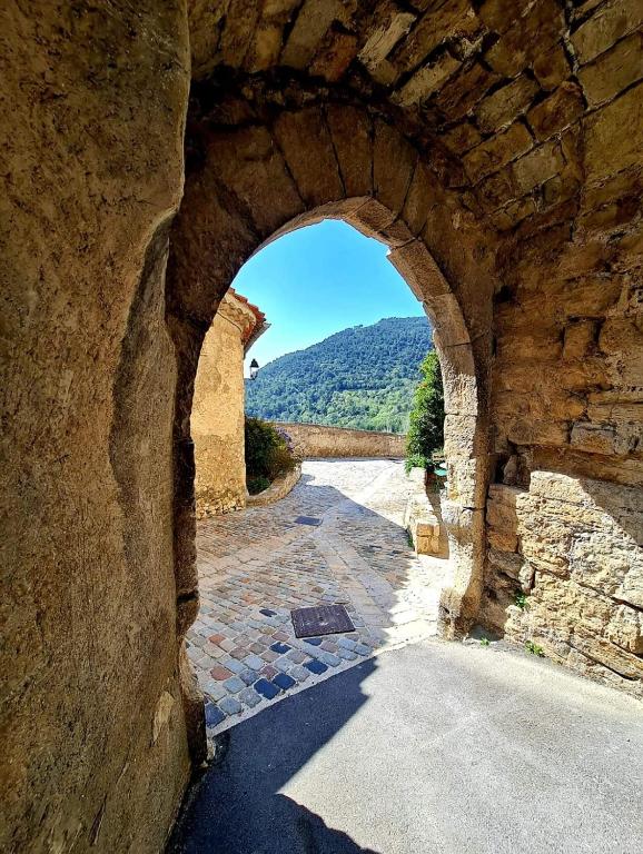 LOVEROOM "Des Chaines Les Passions" - Bargemon24 de LOVEROOM "Des Chaines Les Passions"
