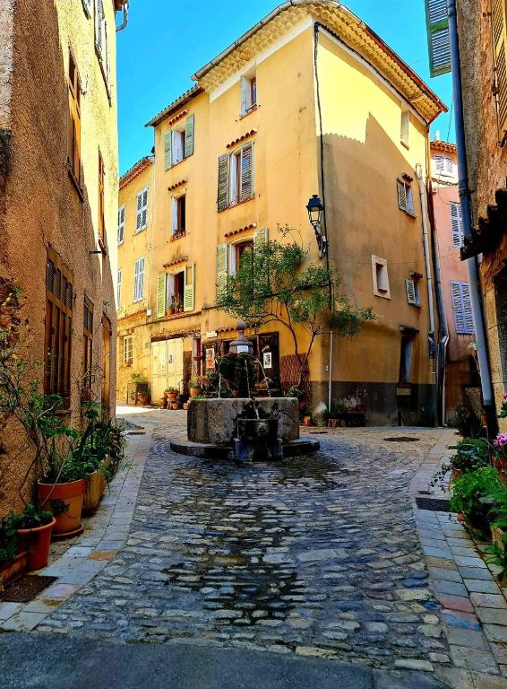 LOVEROOM "Des Chaines Les Passions" - Bargemon18 de LOVEROOM "Des Chaines Les Passions"
